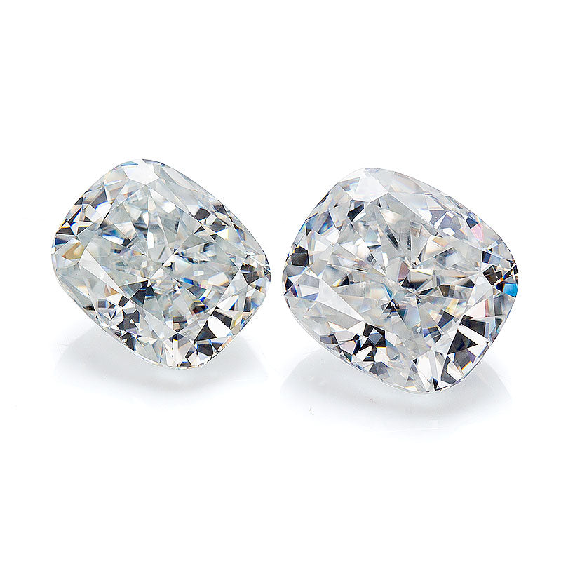 Graceful Emerald-Cut Moissanite Loose Stone